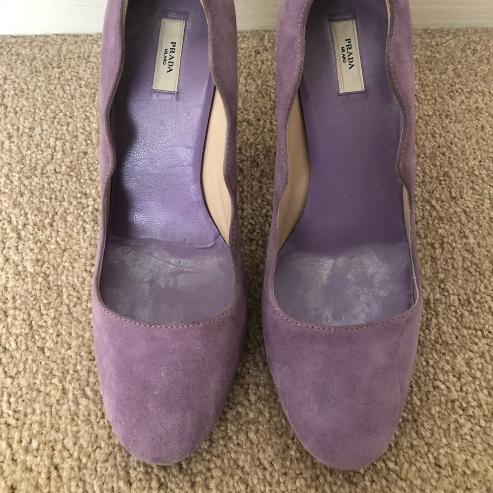 Prada Décolleté Wavy Pump, Suede, Lavender